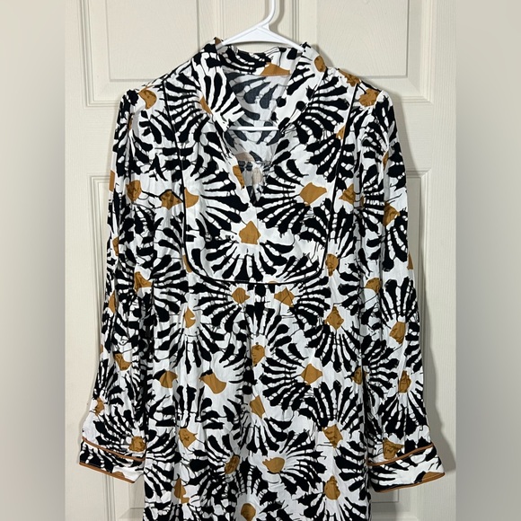 Black & Ivory Abstract Floral Split V Neck Midi Dress - Picture 3 of 8